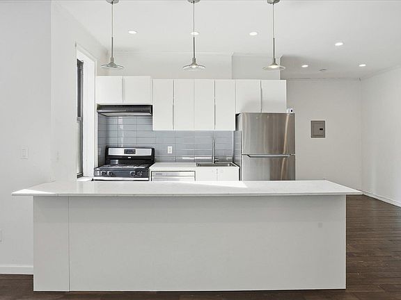 4th image of 21 Barstow Road #6C
