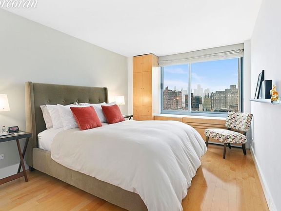 4th image of 270 W 17th St APT 14D