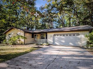 2727 Van Dam Dr NE, Belmont, MI 49306