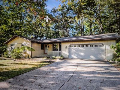 2727 Van Dam Dr NE, Belmont, MI, 49306