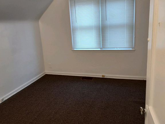 Second upstairs bedroom