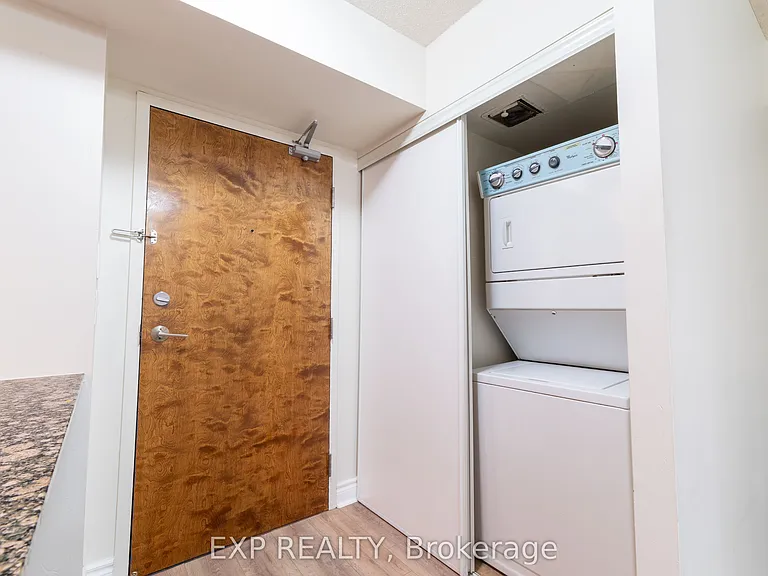 60 Fairfax Cres N #221 — Photo 16