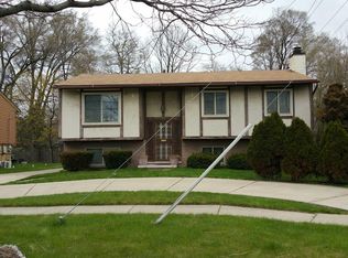 16458 W Eleven Mile Rd, Southfield, MI 48076