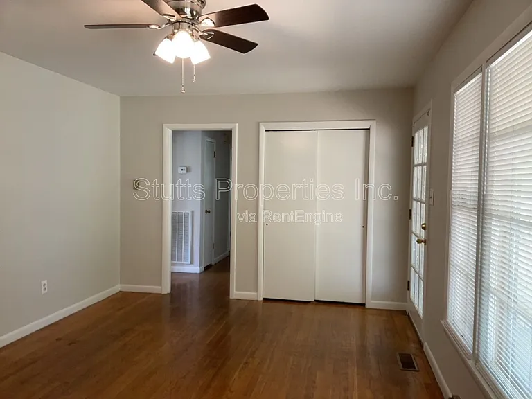 2402 Wellington St — Photo 11