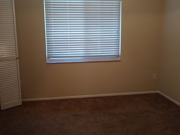 3rd image of 135 Garden Dr