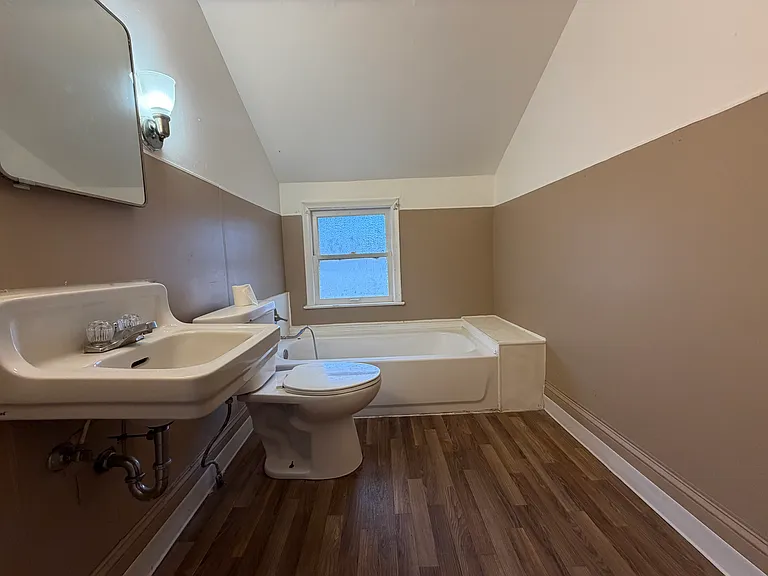 909 Mackinaw St #2 — Photo 6