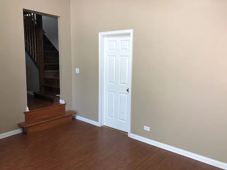 Den entry to master bedroom