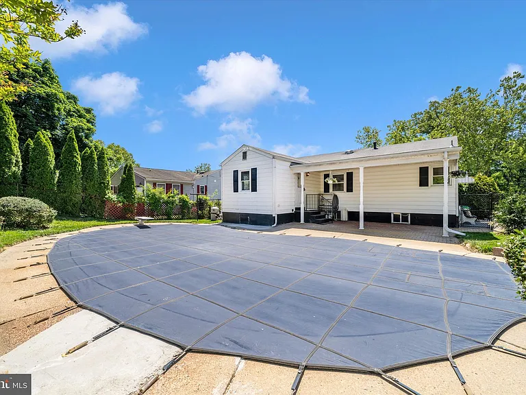 8409 Woodward St — Photo 46