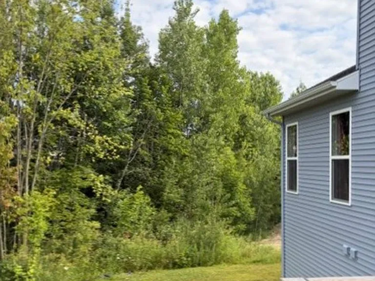 5961 Claymont Ct SE — Photo 3