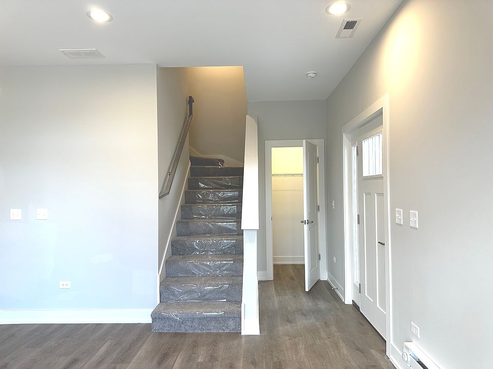 28325 Torch Pkwy, Warrenville, IL 60555 Zillow