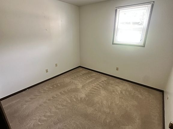 3rd image of 1120 Hancock Dr #1122-1