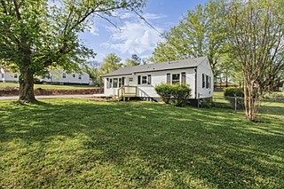 2nd image of 1661 Vista Ln