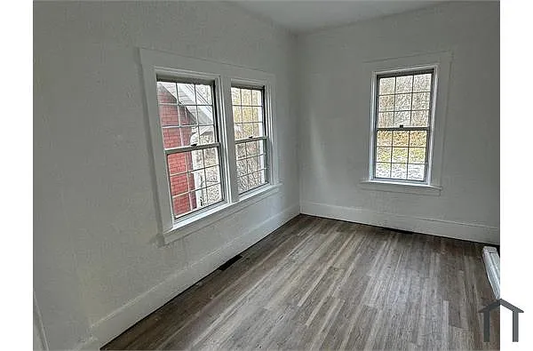 Building Photo - 1355 Drey St