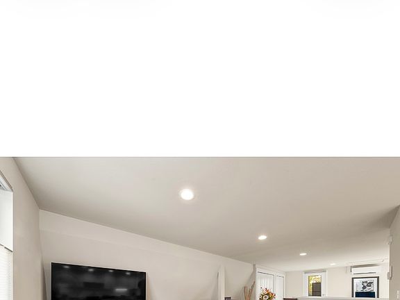 4th image of 12011 9th Ave NW #2