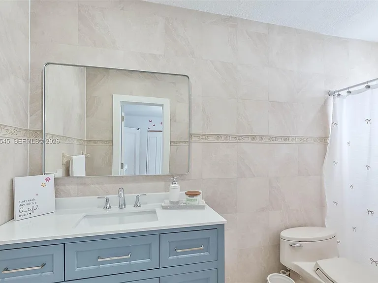 17420 SW 84th Ct — Photo 17