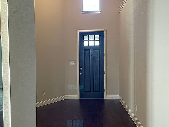 4th image of 2313 Jackson Dr