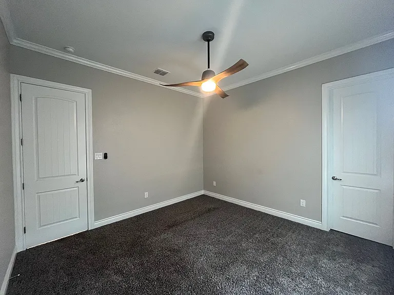 4815 Viewcrest Rd — Photo 34