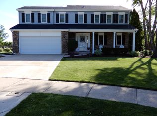 940 Shore Ct, Schaumburg, IL 60193