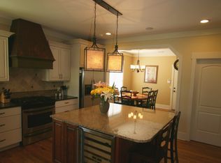 176 W Commons Dr, Saint Simons Island, GA 31522