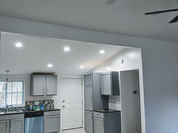 5th image of 6140 2nd St