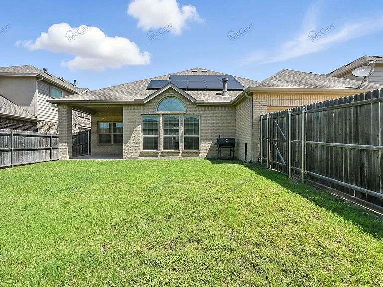 628 Castle St — Photo 22