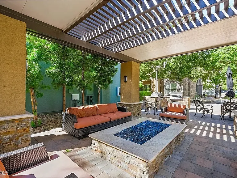 20 E Serene Ave #104 — Photo 4