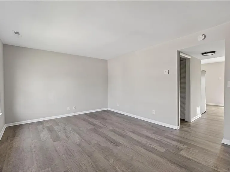 3017 Herrmann Ct — Photo 4