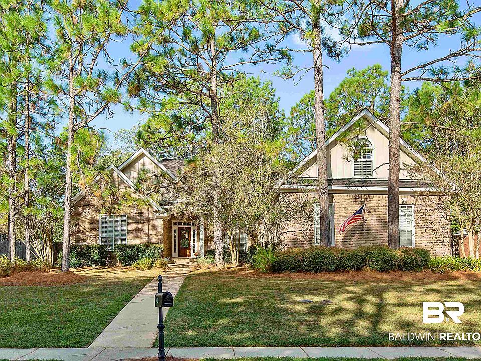 1st image of 417 Clubhouse Dr