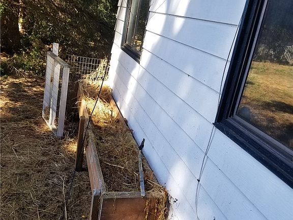4th image of 1015 Diane Ave