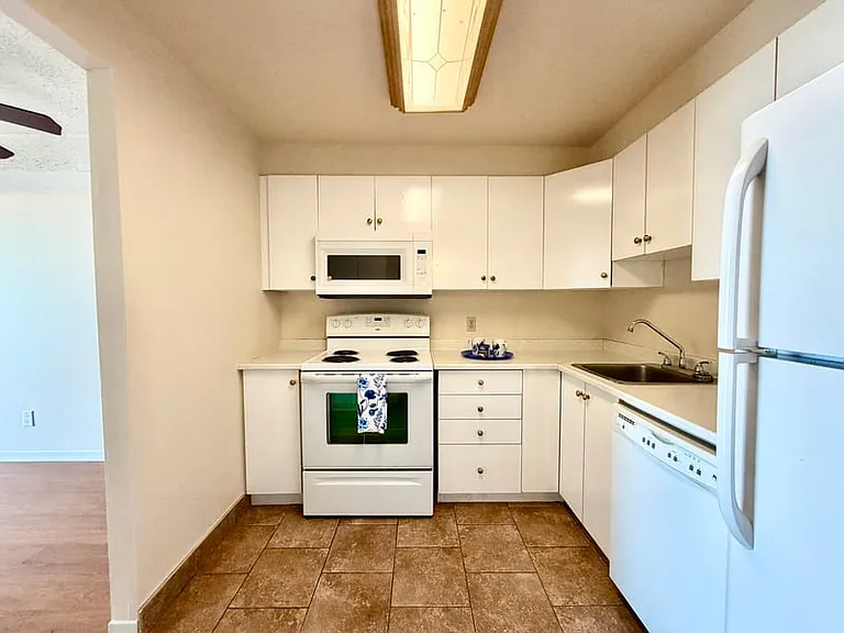 1440 Heron Rd #402 — Photo 3