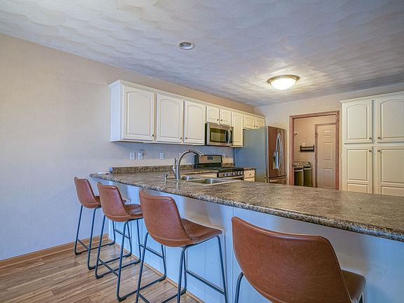 3rd image of 1629 Warrenton Ct