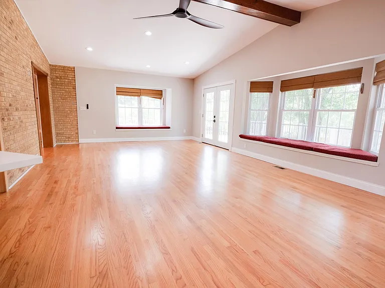 327 Royal Village Dr — Photo 13