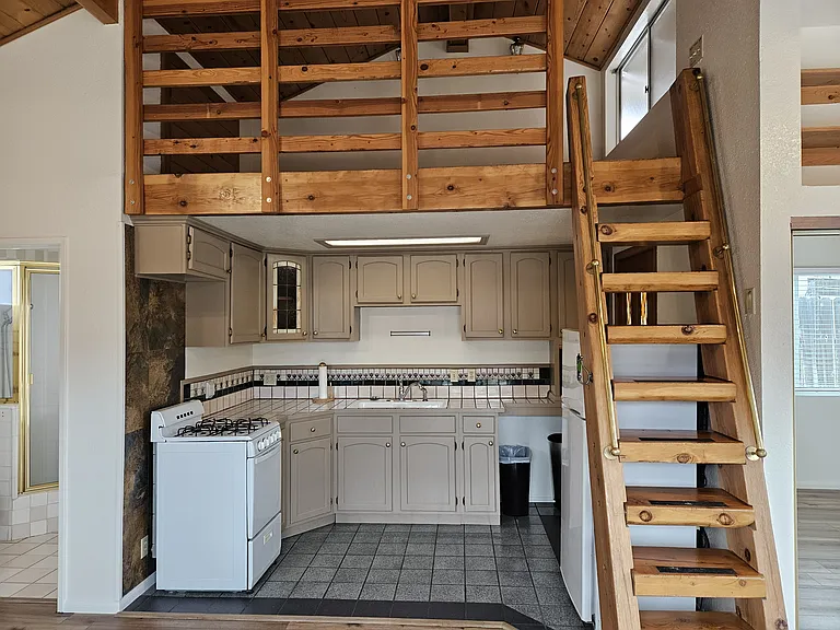 13623 Douglas St — Photo 5