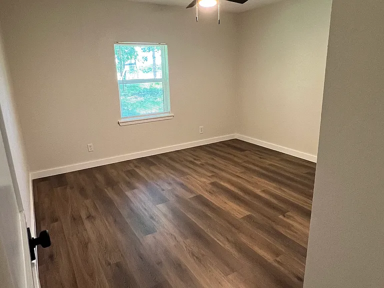 14784 FM 121 — Photo 12