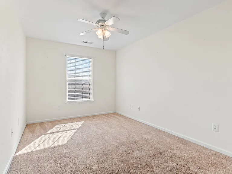 908 Silvercrest Dr — Photo 19