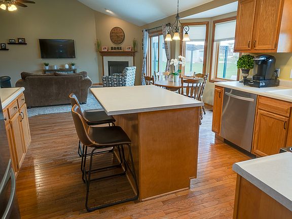 5th image of 1831 Greythorn Dr