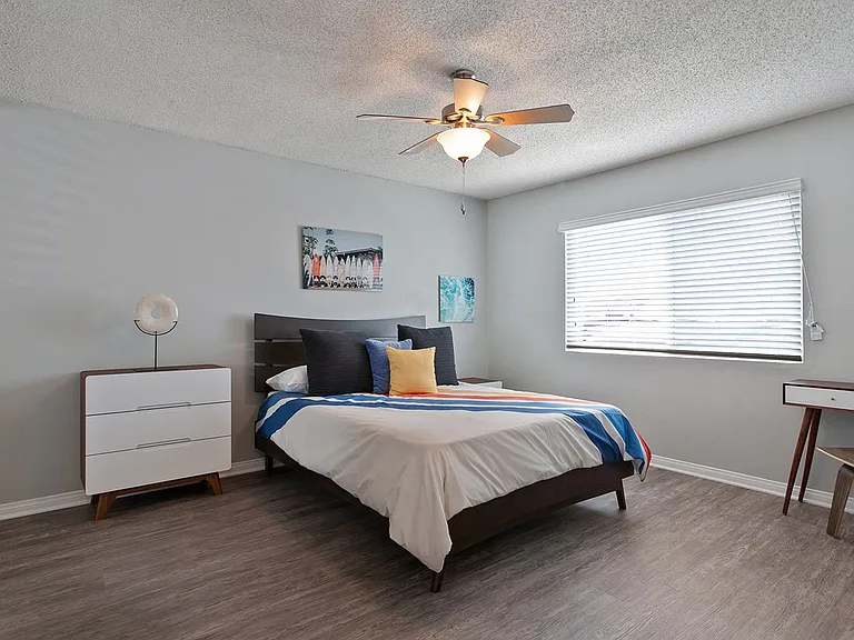 The Circle Apartments at Long Beach — Photo 82