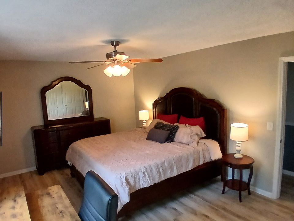 1st image of 831 Forrest Glen Dr Unit A