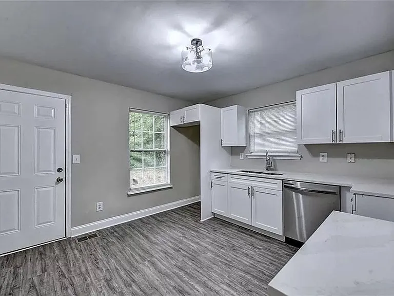 506 McWilliams Rd SE — Photo 5
