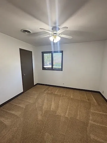 1902 Canterbury Dr — Photo 12