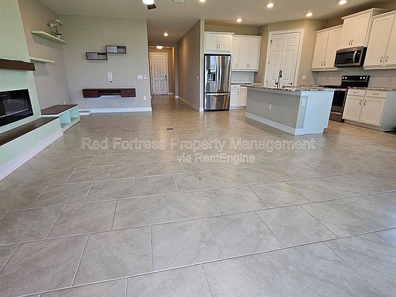 5th image of 623 Parkshore Lake Ave