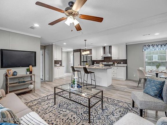 4th image of 10725 GREGORY Avenue