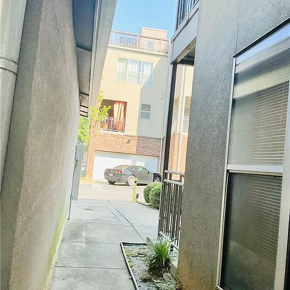 238 Walker St SW #22 — Photo 26