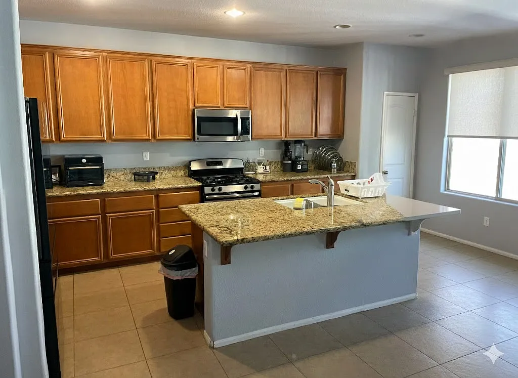 4 bed, 2678 sqft, $3,600 — Photo 1