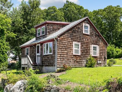 18 Rocky Ave, Tiverton, RI, 02878