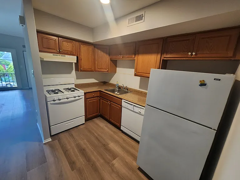 7758 Rockwell Ave #2 — Photo 9
