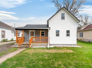 1918 Warford St, Perry, IA 50220