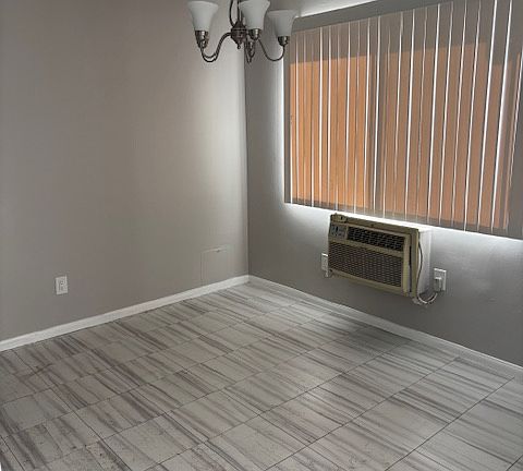 3rd image of 614 N Wilcox Ave #8