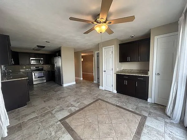 55 Arnold St — Photo 3