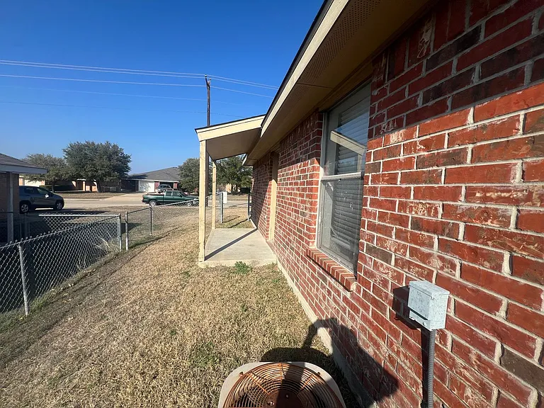 2608 Edgefield St — Photo 12